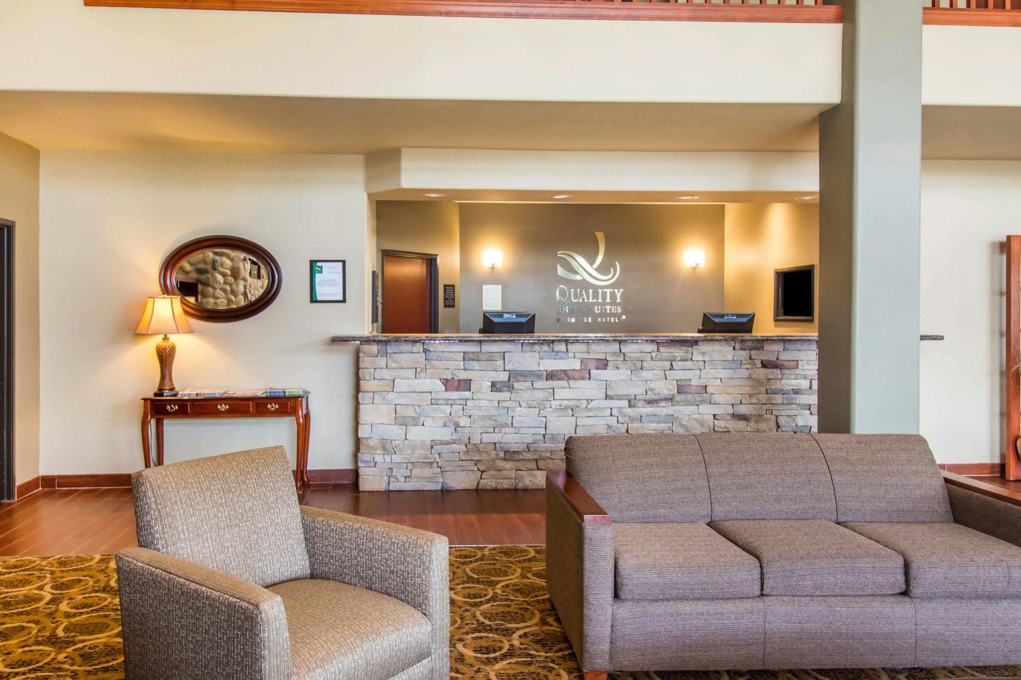 Quality Inn & Suites Of Liberty Lake Exterior foto
